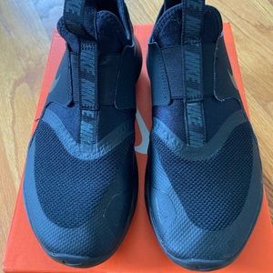 Boys Nike Flex Runner (GS), size 4y